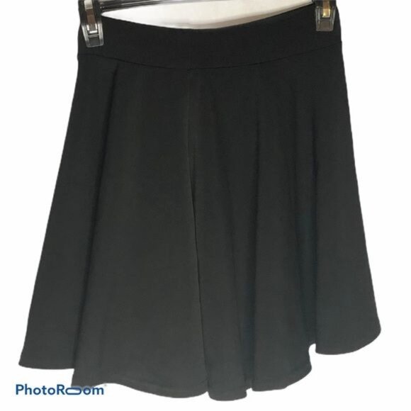 Kathy solid black flowing short shirt flowing elastic waist size small READ - Picture 2 of 8